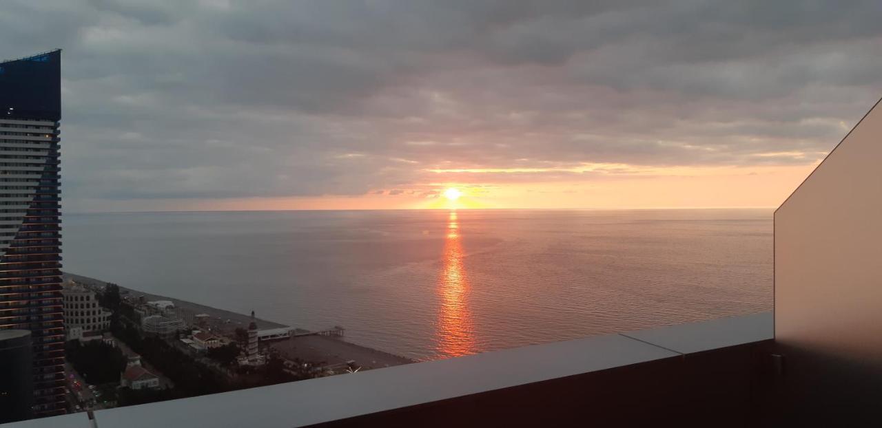Alliance Palace Sea View Apartment Batoumi Extérieur photo